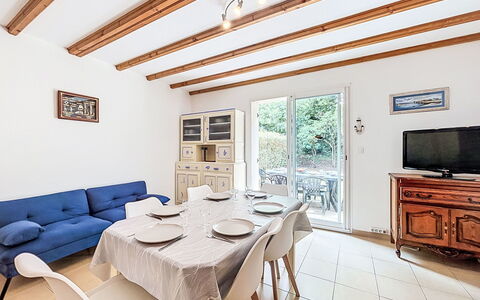 Maison Clos de Kermilienne: Recurso, Inmuebles, Hacienda, Balcón, Ciudad De Vacaciones, Piscina, Hotel, Balneario, Paisajismo