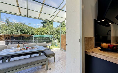La Villa Soleya: Recurso, Inmuebles, Hacienda, Balcón, Ciudad De Vacaciones, Piscina, Hotel, Balneario, Paisajismo