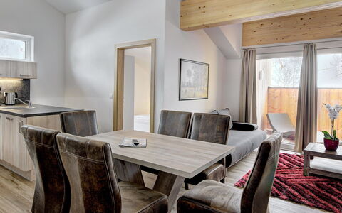 Saalbach-Hinterglemm 150: Mueble, Madera, Diseño De Interiores, Techo, Casa, Habitación, Sala, Silla, Sofá, Madera Dura