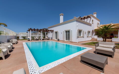 Villa Areias V6 Vip Properties: Recurso, Hotel, Ciudad De Vacaciones