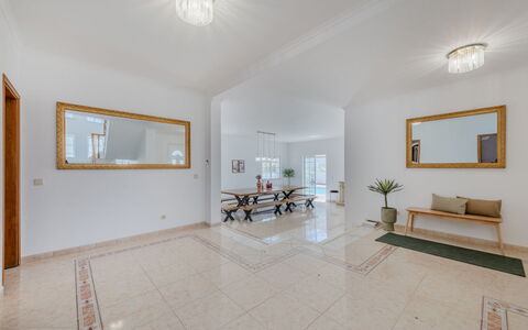 Villa Areias V6 Vip Properties: Recurso, Hotel, Ciudad De Vacaciones