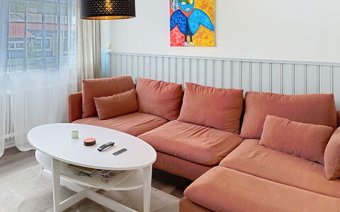 Gullahuset: Mueble, Sofá, Piso, Suelo, Diseño De Interiores, Sala, Amortiguar, Departamento, Casa
