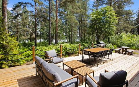 Tiira: Madera, Mueble, Mueble Para Exteriores, Cubierta, Madera Dura, Silla, Eco Hotel, Jardín, Mesa Al Aire Libre, Suelos De Madera