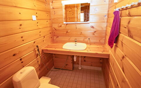 Tiira: Madera, Piso, Arreglo De Tubería, Suelo, Manchas De Madera, Baño, Plomería, Madera Dura, Habitación, Tablón