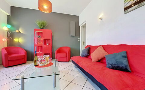 L'Estuaire: Diseño De Interiores, Mueble, Piso, Techo, Suelo, Habitación, Departamento, Sofá, Encendiendo, Sala