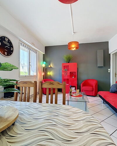 L'Estuaire: Mueble, Diseño De Interiores, Piso, Techo, Habitación, Suelo, Encendiendo, Lámpara, Departamento, Sala