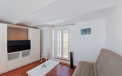 Bellevue: Mueble, Diseño De Interiores, Piso, Suelo, Madera, Habitación, Televisión, Departamento, Sala