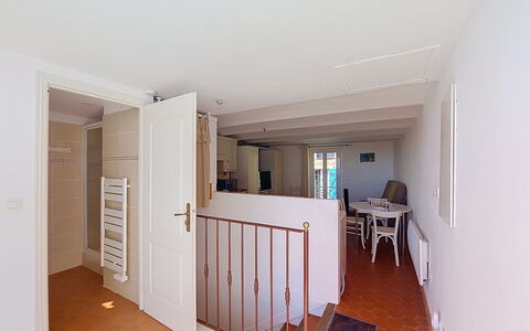 Bellevue: Mueble, Mueble Para Exteriores, Silla, Jardín, Patio Interior, Sombra, Yarda, Paisajismo, Eco Hotel, Mesa Al Aire Libre