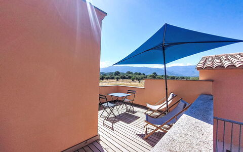 Hameau de Saint Cyprien: Mueble, Mueble Para Exteriores, Silla, Jardín, Patio Interior, Sombra, Yarda, Paisajismo, Eco Hotel, Mesa Al Aire Libre