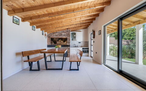 Marko: Mueble, Mueble Para Exteriores, Silla, Jardín, Patio Interior, Sombra, Yarda, Paisajismo, Eco Hotel, Mesa Al Aire Libre