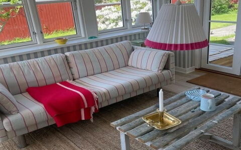 Sunaj - 350M from the Sea: Mueble, Diseño De Interiores, Piso, Suelo, Sofá, Sala, Habitación, Silla, Suelos De Madera