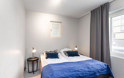 Levin Kunkku B2: Habitación, Cama, Diseño De Interiores, Suelo, Piso, Sábana, Techo, Lecho, Mueble, Linos
