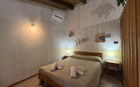 Il Cigno Reale Green: Madera, Suelo, Cama, Habitación, Marco De La Cama, Lecho, Sábana, Manchas De Madera, Madera Dura, Hotel