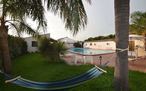 Il Cigno Reale Green: Piscina, Recurso, Ocio, Mueble Para Exteriores, Eco Hotel, Sombra, Hacienda, Sunlounger, Vacaciones