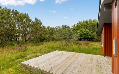 Tuija - 2.8Km from the Sea: Madera, Mueble, Silla, Mar, Departamento, Balcón, Oceano, Sombra, Mueble Para Exteriores, Manchas De Madera