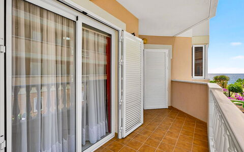 Kris Costasol: Madera, Mueble, Silla, Mar, Departamento, Balcón, Oceano, Sombra, Mueble Para Exteriores, Manchas De Madera