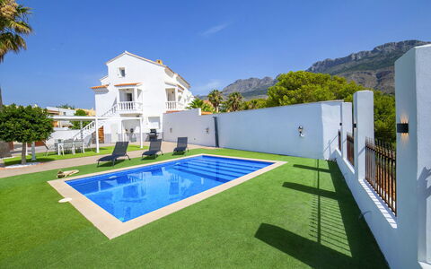 El Lloveret: Madera, Mueble, Silla, Mar, Departamento, Balcón, Oceano, Sombra, Mueble Para Exteriores, Manchas De Madera