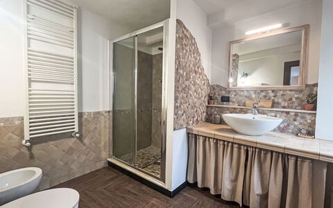 Ca Dell'Andre: Piso, Diseño De Interiores, Suelo, Arreglo De Tubería, Baño, Techo, Habitación, Grifo, Mueble, Lavabo