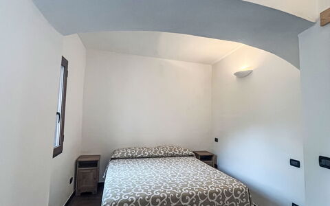 Ca Dell'Andre: Pared, Habitación, Diseño De Interiores, Suelo, Sábana, Lecho, Techo, Departamento, Cama, Marco De La Cama