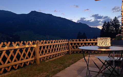 Chez Teddy Ug: Colina, Cordillera, Hill Station, Valle, Alpes, Cresta, Balcón, Cerca, Manchas De Madera, Alerce