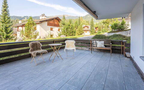 Gronda 2: Piso, Suelos De Madera, Suelo, Madera Dura, Tablón, Cubierta, Mueble Para Exteriores, Cordillera, Eco Hotel, Sombra