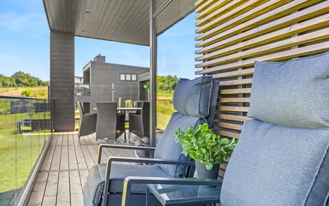 Sedine - 500M from the Sea: Hierba, Casa, El Terreno Del Lote, Jardín, Cobertura Del Suelo, Puerta, Vía Muerta, Casa De Campo, Edificios Del Jardín