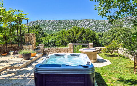 Katarina: Piscina, Barrio Residencial, Thermae, Recurso, Material Compuesto, Ocio, Inmuebles, Césped Artificial, Hacienda, Villa