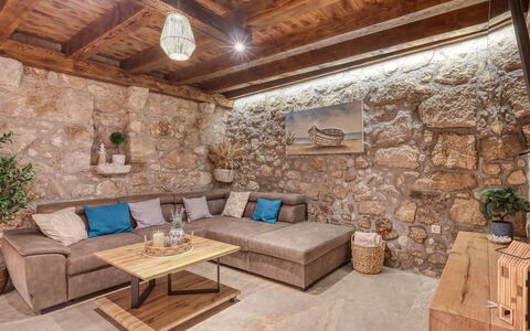 Villa Lara: Piscina, Barrio Residencial, Thermae, Recurso, Material Compuesto, Ocio, Inmuebles, Césped Artificial, Hacienda, Villa