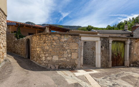 Villa Lara: Piscina, Barrio Residencial, Thermae, Recurso, Material Compuesto, Ocio, Inmuebles, Césped Artificial, Hacienda, Villa