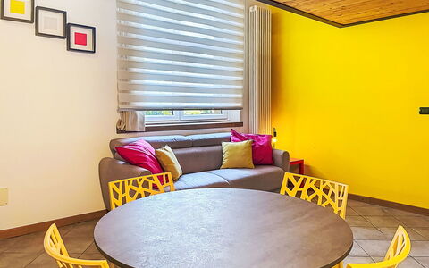 Tiny Loft: Piscina, Barrio Residencial, Thermae, Recurso, Material Compuesto, Ocio, Inmuebles, Césped Artificial, Hacienda, Villa