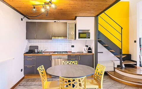 Tiny Loft: Piscina, Barrio Residencial, Thermae, Recurso, Material Compuesto, Ocio, Inmuebles, Césped Artificial, Hacienda, Villa