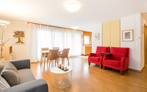 Val Mulin 8.2: Diseño De Interiores, Mueble, Piso, Suelo, Madera, Techo, Habitación, Sofá, Suelos De Madera, Sala