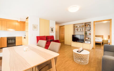Val Mulin 8.2: Diseño De Interiores, Mueble, Piso, Suelo, Madera, Techo, Suelos De Madera, Habitación, Sala, Sofá
