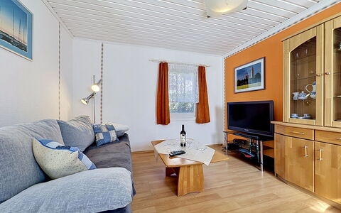 Wiek 200: Mueble, Diseño De Interiores, Madera, Piso, Techo, Suelo, Sofá, Habitación, Encendiendo, Sala