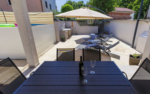 Alma: Mueble, Mueble Para Exteriores, Silla, Sombra, Mesa Al Aire Libre, Planta De Casa, Patio, Yarda, Diseño, Balcón