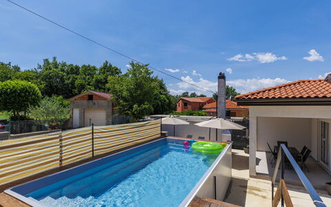 Alma: Mueble, Mueble Para Exteriores, Silla, Sombra, Mesa Al Aire Libre, Planta De Casa, Patio, Yarda, Diseño, Balcón