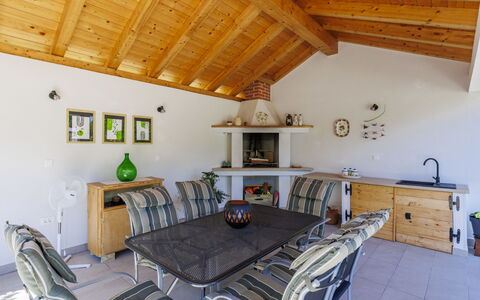 Pišurinka: Mueble, Mueble Para Exteriores, Silla, Sombra, Mesa Al Aire Libre, Planta De Casa, Patio, Yarda, Diseño, Balcón