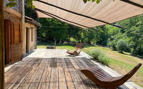 La Baluna: Madera, Sombra, Mueble Para Exteriores, Madera Dura, Cubierta, Manchas De Madera, Tablón, Material Natural, Estructura Al Aire Libre, Patio Interior