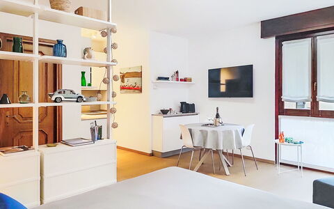 Riva&Lago: Mueble, Mueble Para Exteriores, Silla, Sombra, Mesa Al Aire Libre, Planta De Casa, Patio, Yarda, Diseño, Balcón