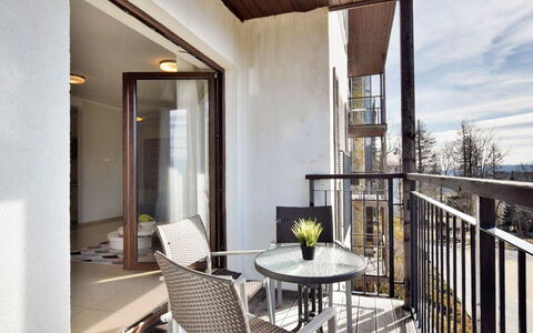 Panorama: Mueble, Mueble Para Exteriores, Silla, Sombra, Mesa Al Aire Libre, Planta De Casa, Patio, Yarda, Diseño, Balcón