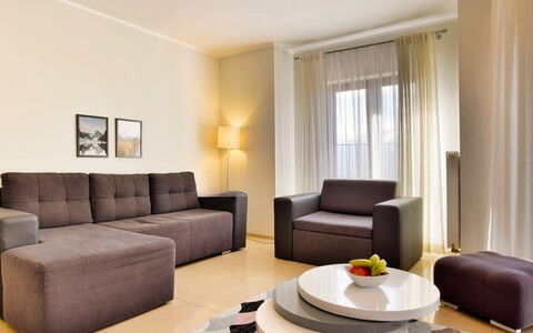 Panorama: Mueble, Mueble Para Exteriores, Silla, Sombra, Mesa Al Aire Libre, Planta De Casa, Patio, Yarda, Diseño, Balcón