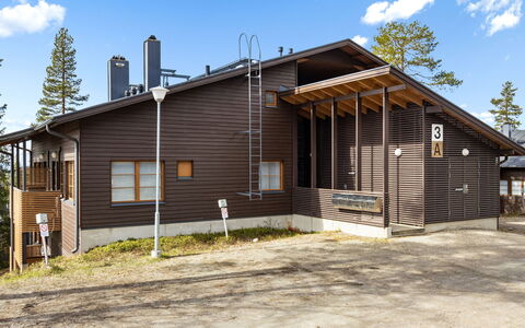 Karhunvartijan Tupa A4: Madera, Vía Muerta, Casa, Cabaña, Casa, Arquitectura, Techo, Pendiente, Porche, Cuarto De Troncos
