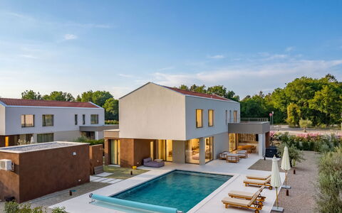 Ruma: Piscina, Barrio Residencial, Casa, Inmuebles, Recurso, Villa, Paisajismo, Eco Hotel, Hacienda, Patio