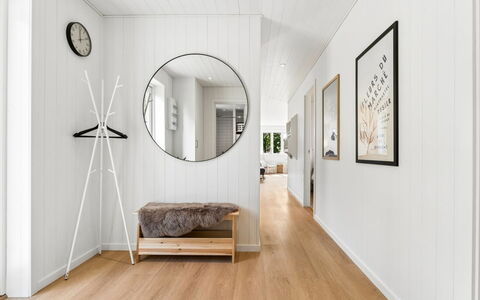 Antonie - 4.2Km from the Sea: Piso, Suelos De Madera, Suelo, Madera, Diseño De Interiores, Suelo Laminado, Marco, Madera Dura, Tablón, Techo