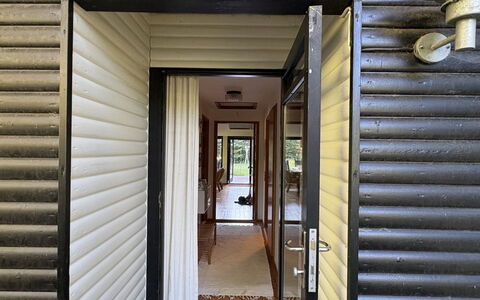 Siggi - 400M from the Sea: Madera, Vía Muerta, Madera Dura, Manchas De Madera, Inicio De La Puerta, Edificios Del Jardín, La Luz Del Día, Cubiertas De Ventanas, Tablón