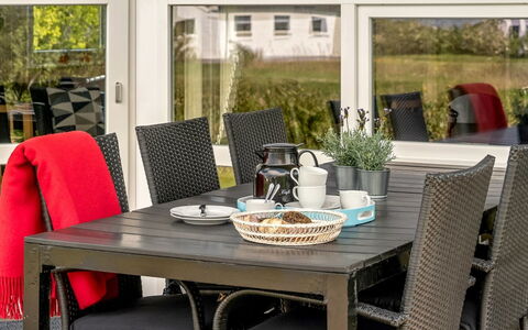 Skakke - 350M to the Fjord: Mueble, Mueble Para Exteriores, Mesa, Silla, Mesa Al Aire Libre, Cocina Y Comedor Mesa, Diseño De Interiores, Comedor, Mimbre, Patio
