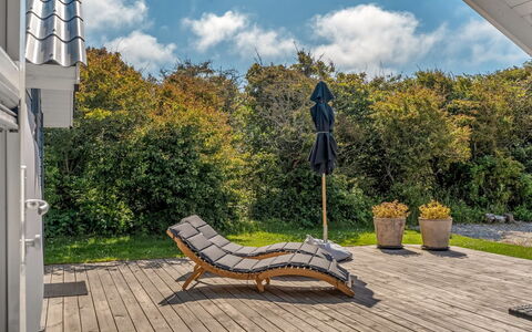 Skakke - 350M to the Fjord: Madera, Mueble Para Exteriores, Madera Dura, Suelos De Madera, Cubierta, Sombra, Tablón, Manchas De Madera, Porche, Eco Hotel