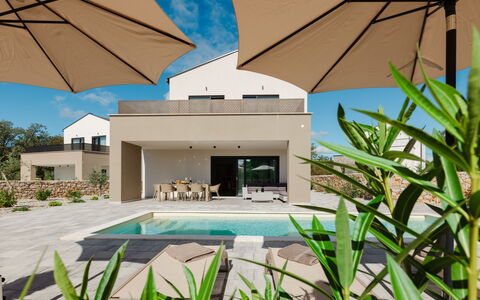 Delight: Barrio Residencial, Departamento, Inmuebles, Recurso, Mansión, Balcón, Villa, Piscina