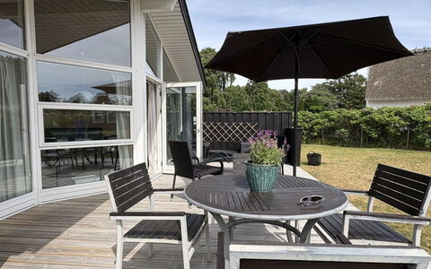 Eerika - 1Km from the Sea: Mueble, Mueble Para Exteriores, Silla, Mesa, Mesa Al Aire Libre, Cocina Y Comedor Mesa, Porche, Cubierta, Sombra, Madera Dura