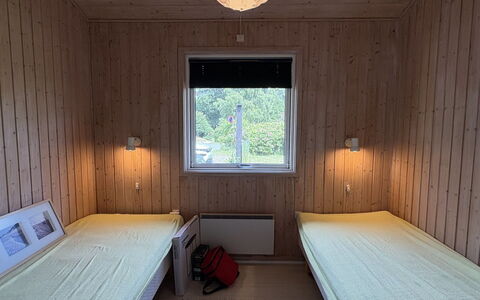 Eerika - 1Km from the Sea: Madera, Piso, Suelo, Diseño De Interiores, Techo, Habitación, Habitación, Cama, Manchas De Madera, Madera Dura